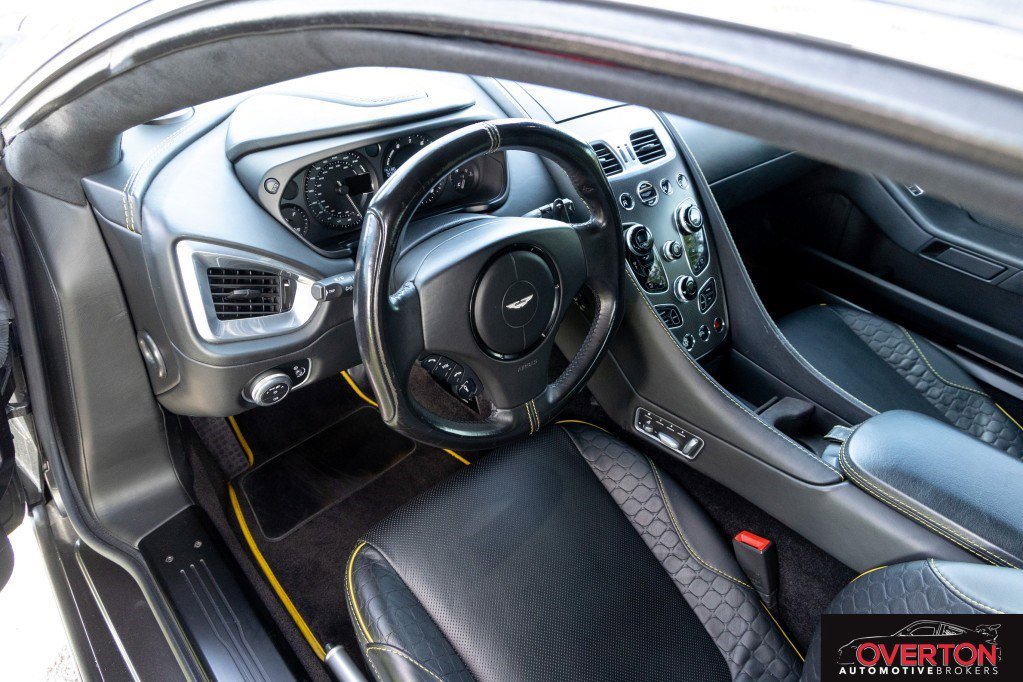 Used 2016 Aston Martin Vanquish Coupe image 13