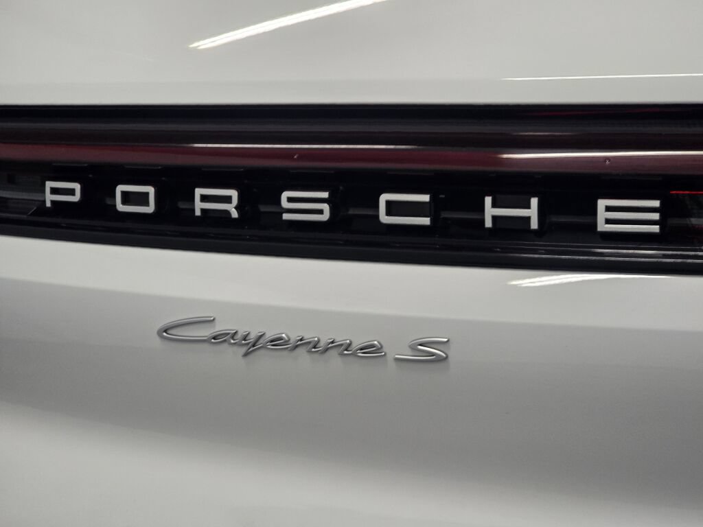 Certified 2025 Porsche Cayenne S AWD/4WD image 34
