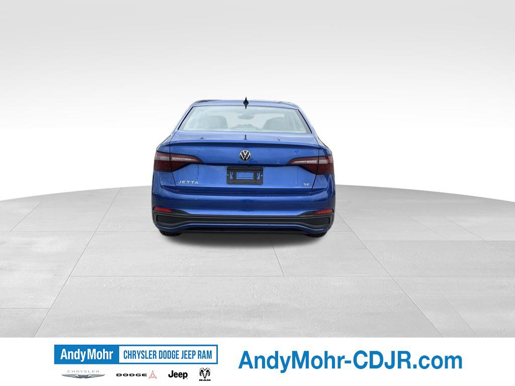 Used 2024 Volkswagen Jetta SE FWD image 6