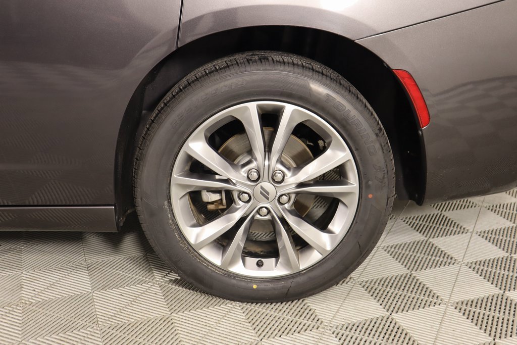 Used 2021 Dodge Charger SXT w/ Driver Convenience Group image 19