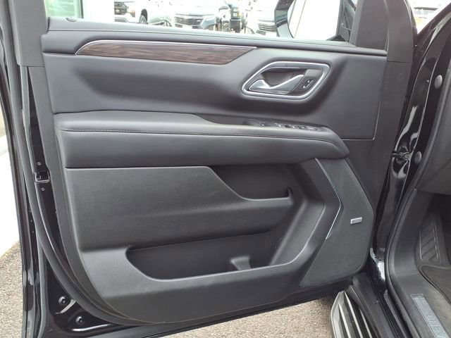 Used 2023 Chevrolet Suburban LT image 9