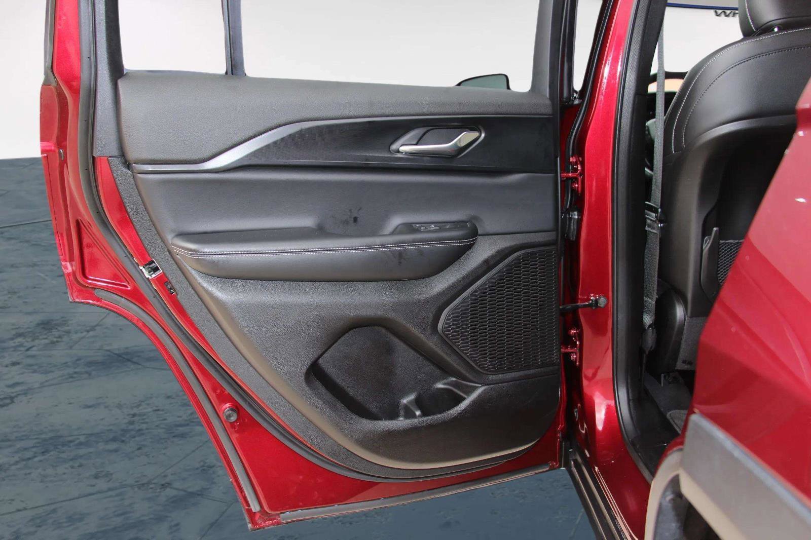 Used 2025 Jeep Grand Cherokee Altitude image 22