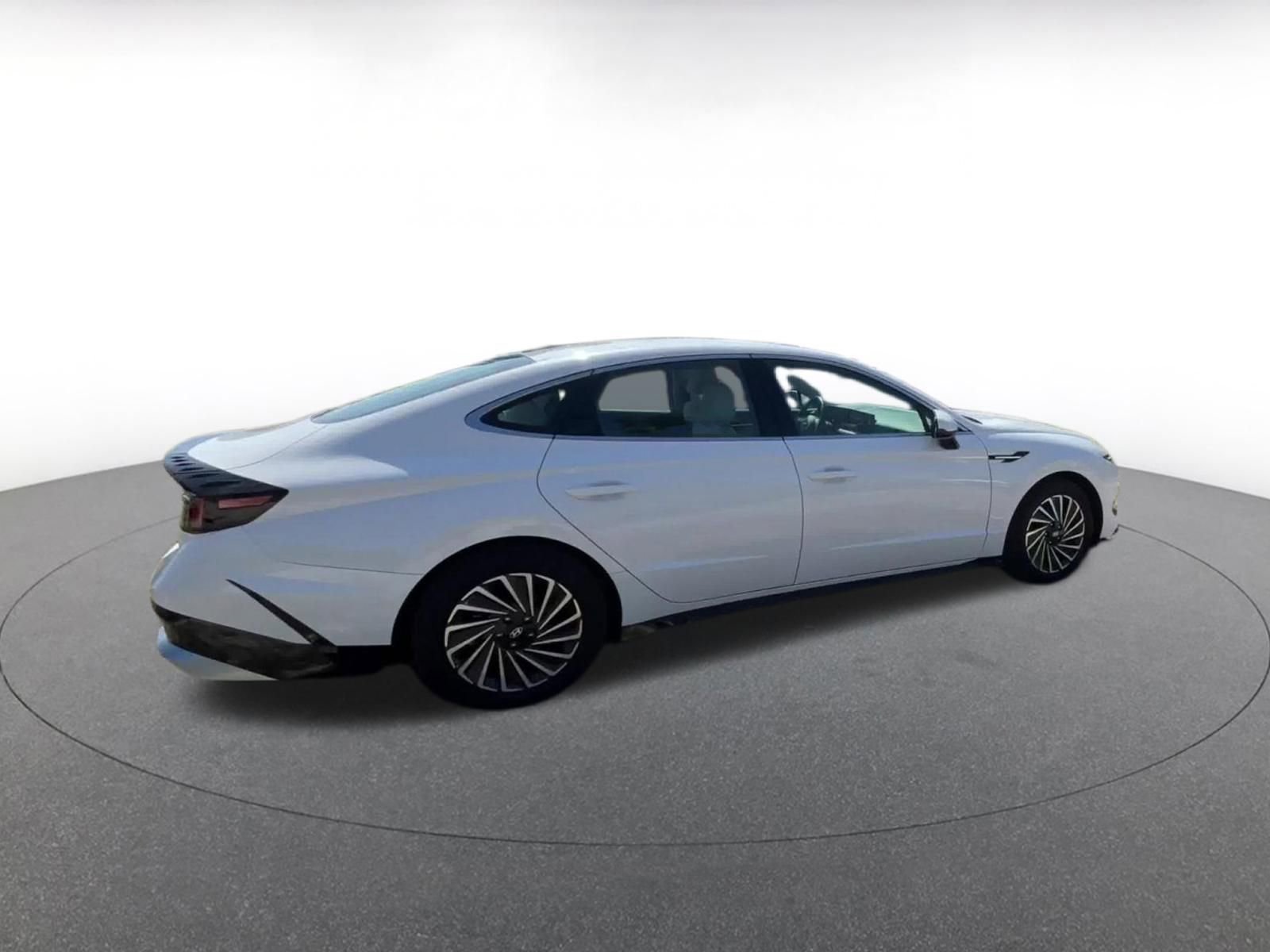 Used 2025 Hyundai Sonata SEL FWD image 16