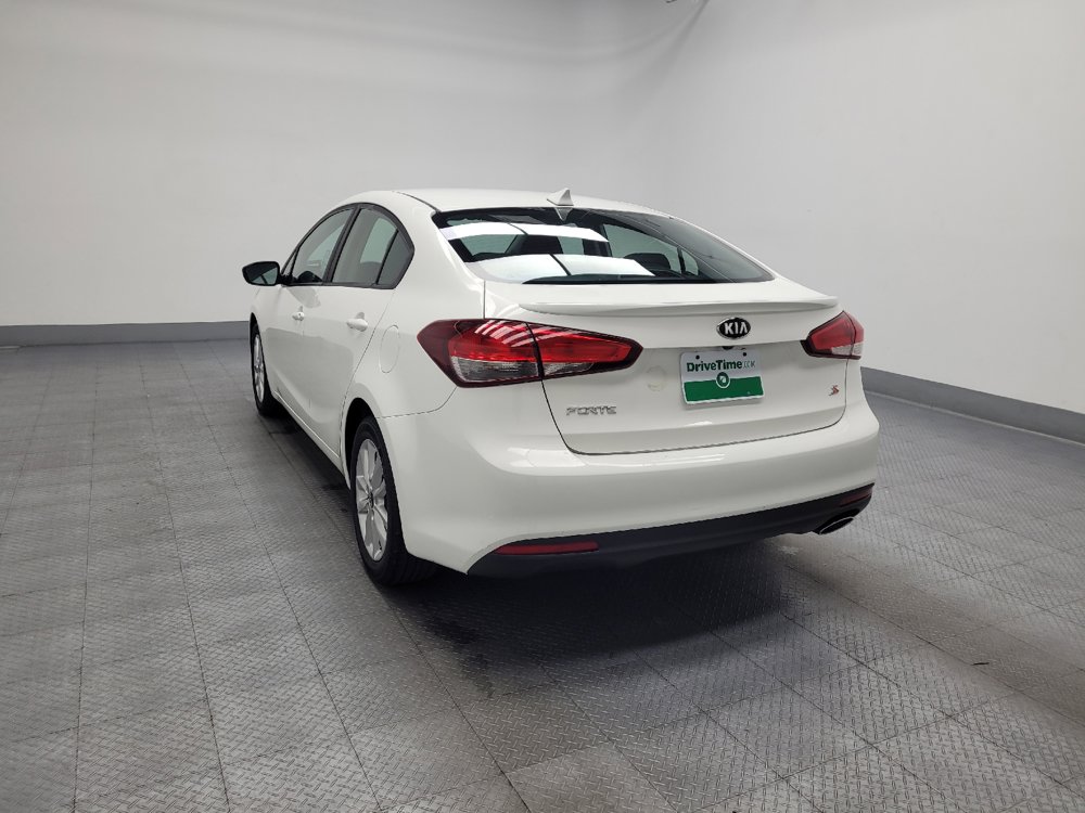 Used 2017 Kia Forte S FWD image 6