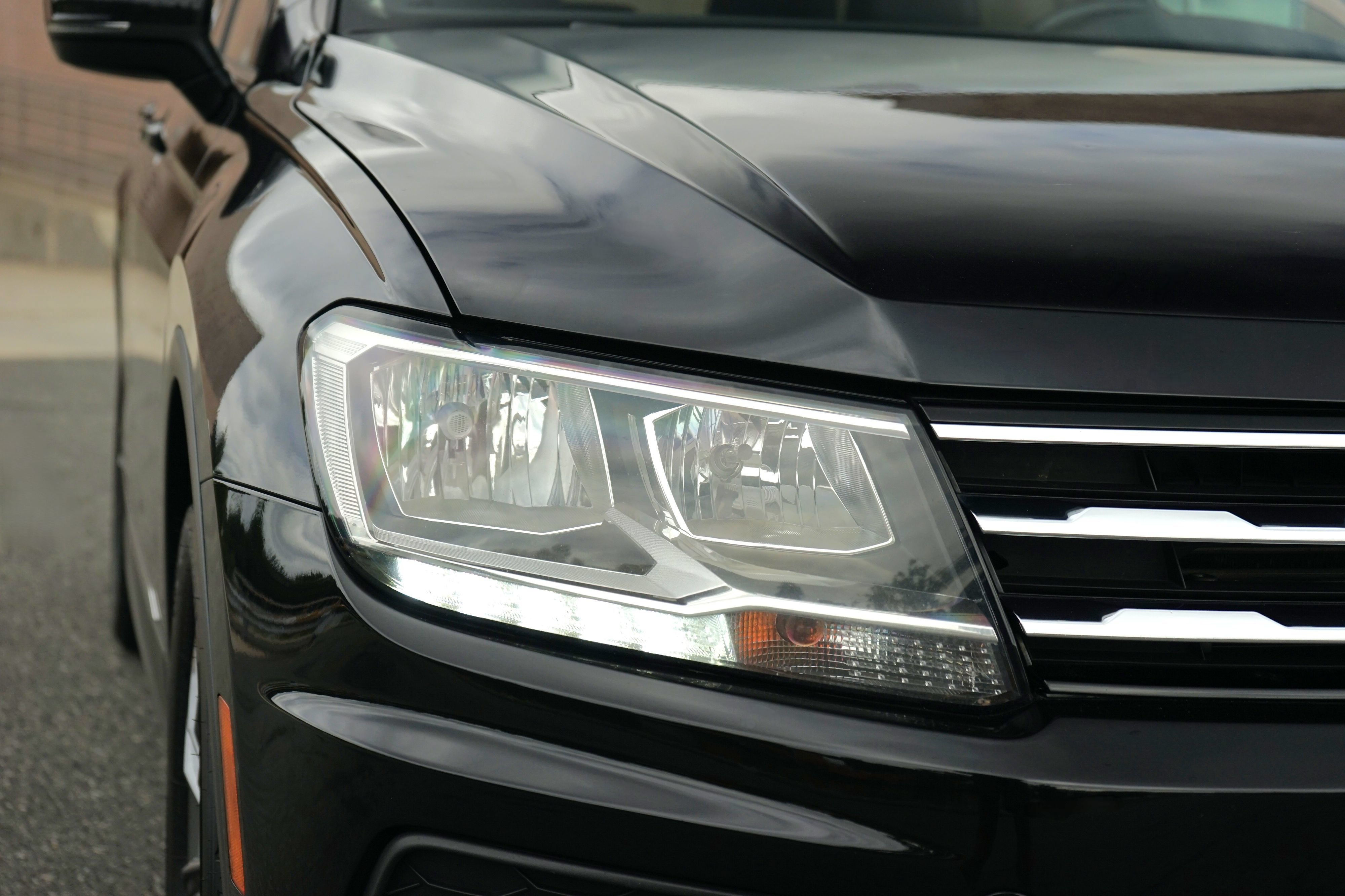 Used 2020 Volkswagen Tiguan SEL w/ 3rd Row Seat Package AWD/4WD image 6