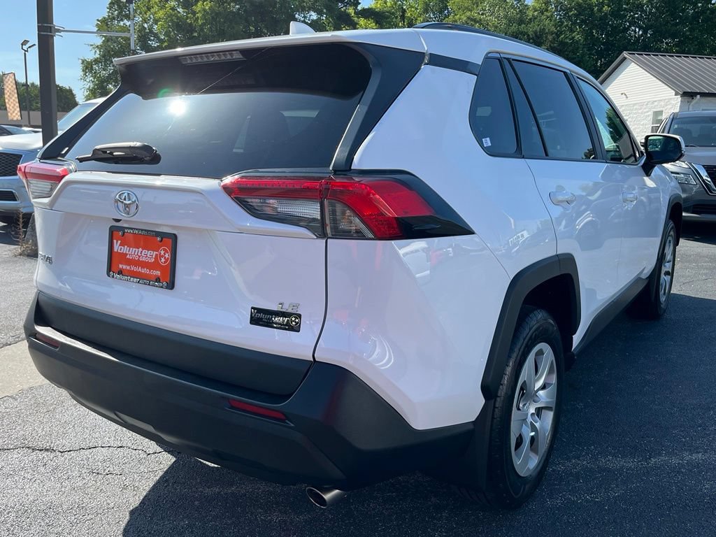 Used 2021 Toyota RAV4 LE FWD image 9