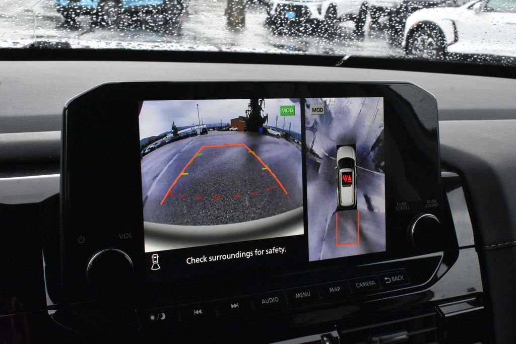 Used 2025 Nissan Pathfinder SL AWD/4WD image 19