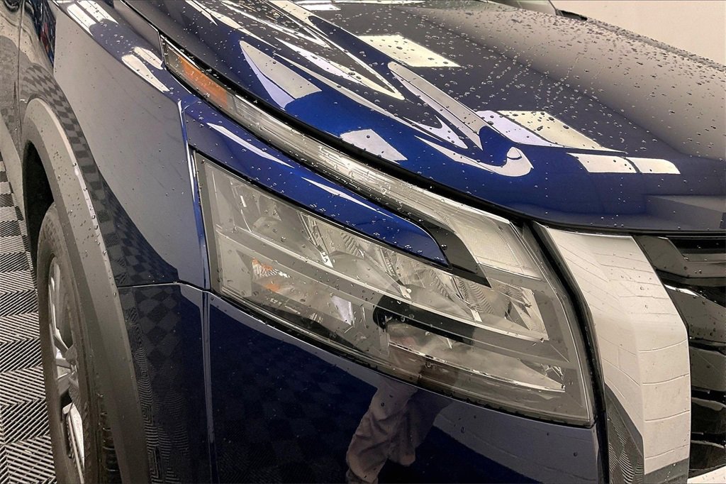 Certified 2024 Nissan Pathfinder SV image 21