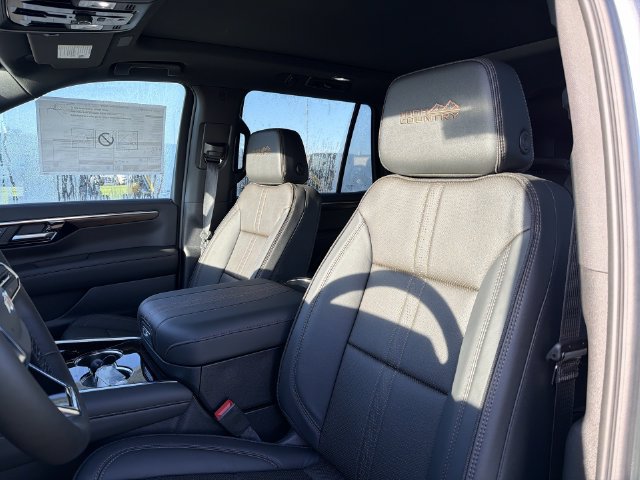 New 2026 Chevrolet Tahoe High Country w/ Sun And Tow Package AWD/4WD image 26