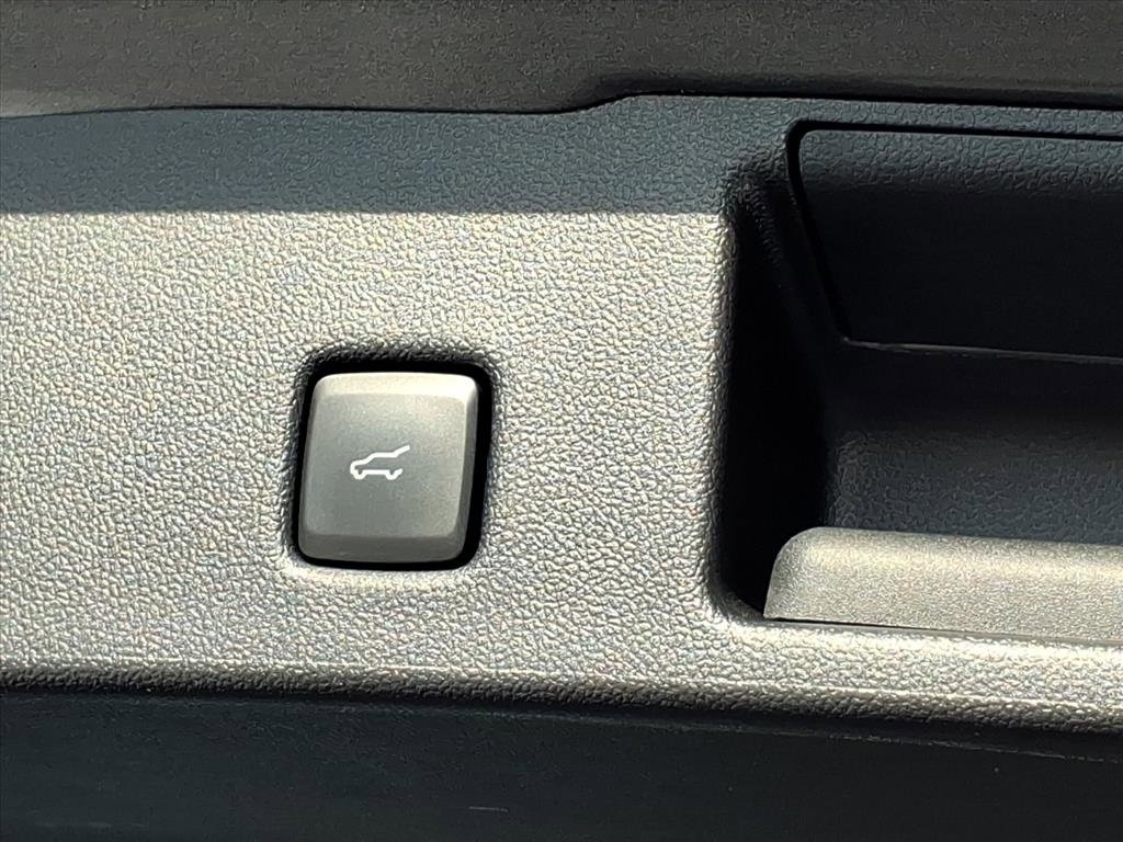 Used 2021 Ford Escape Titanium w/ Class II Trailer Tow Package image 22