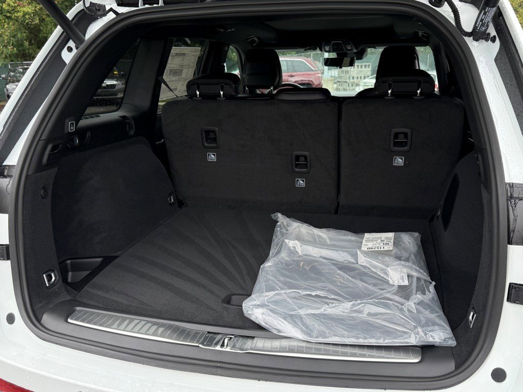 New 2025 Jeep Grand Cherokee Overland w/ Adv Protech Group III image 15