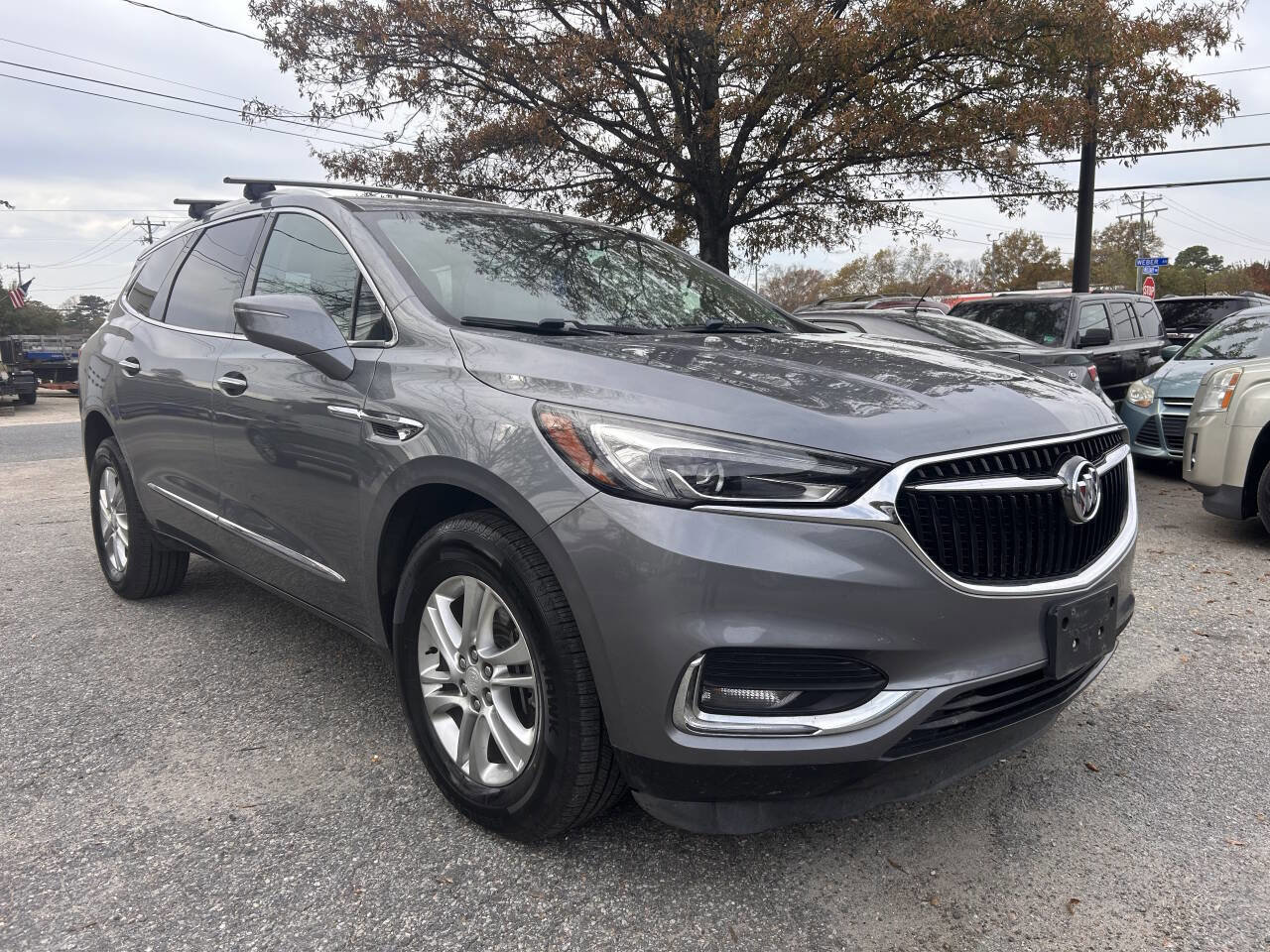 Used 2018 Buick Enclave Essence AWD/4WD image 3