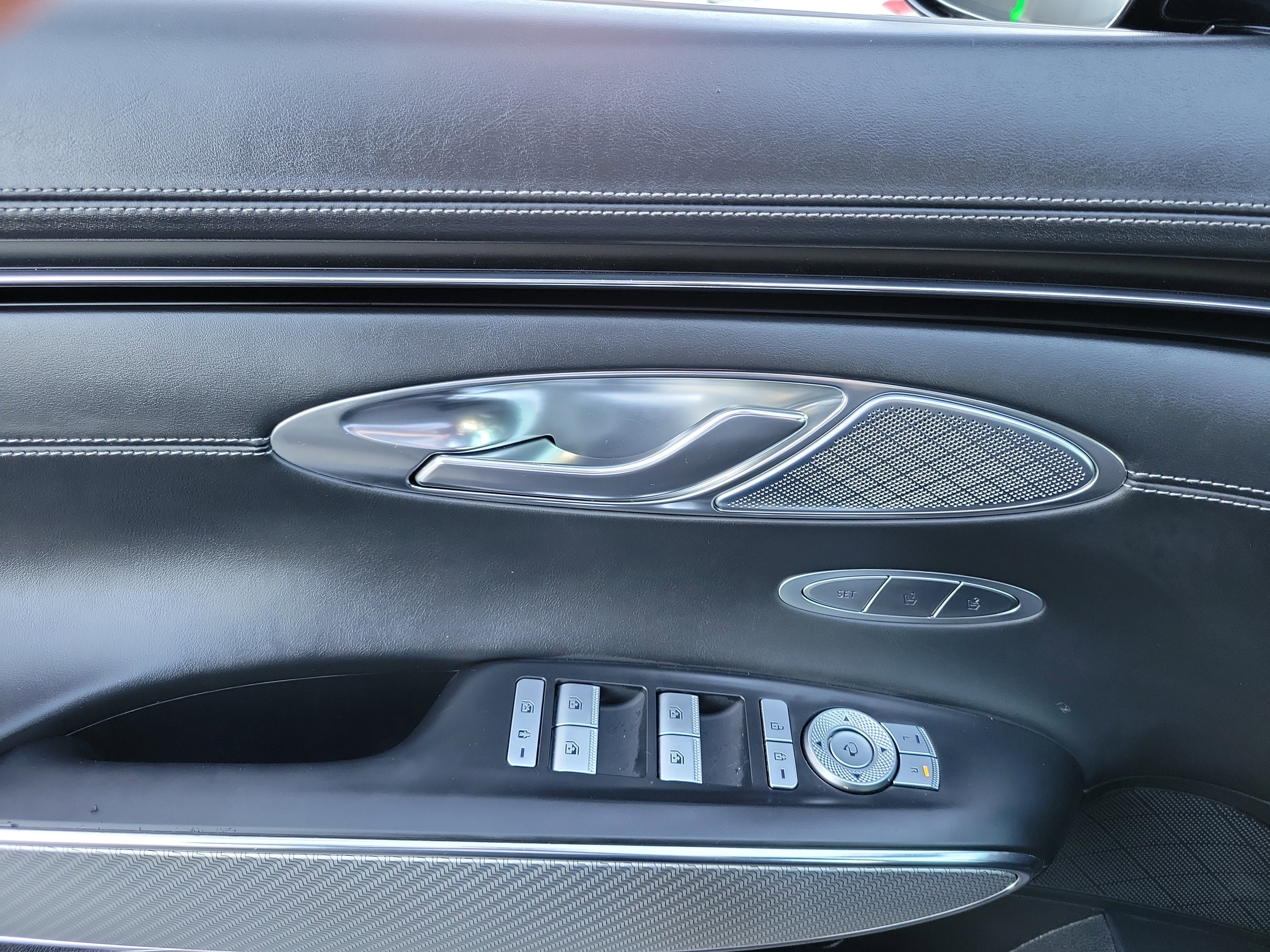 Certified 2022 Genesis GV70 2.5T w/ Sport Prestige Package image 17