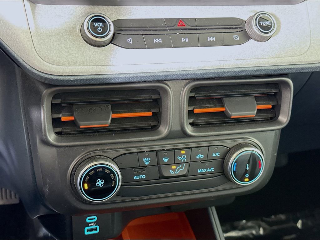 Used 2023 Ford Maverick XLT FWD image 7