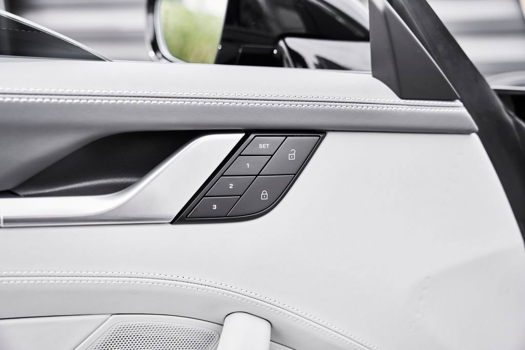 Used 2024 Porsche 911 Turbo S image 32