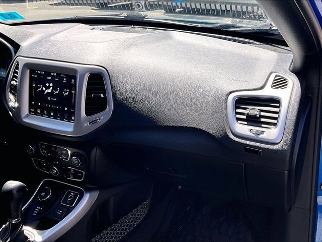 Used 2021 Jeep Compass Latitude w/ Sun and Sound Group AWD/4WD image 17