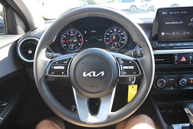 Used 2023 Kia Forte LXS FWD image 13