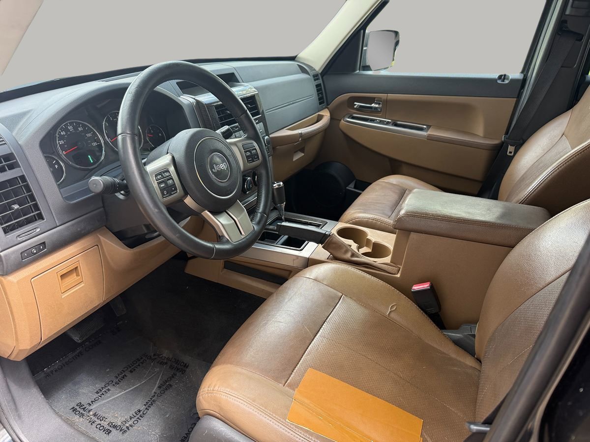 Used 2012 Jeep Liberty Limited RWD image 13