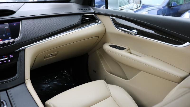 Used 2017 Cadillac XT5 FWD image 21