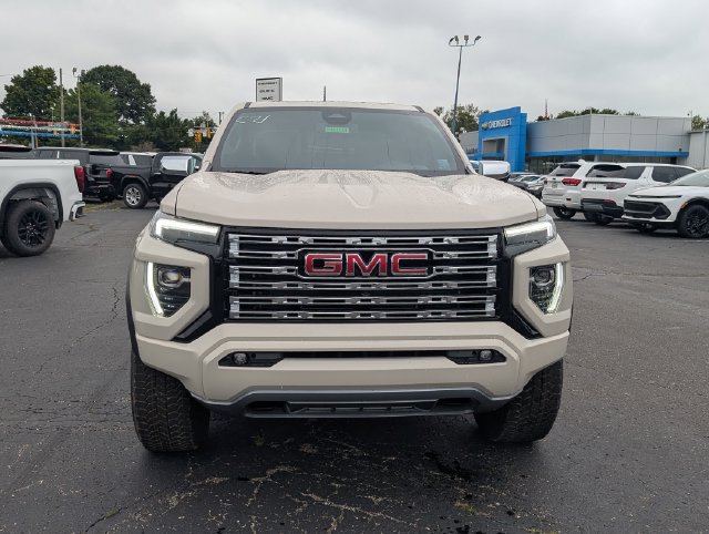 New 2026 GMC Canyon Denali w/ LPO, Black Badging Package AWD/4WD image 2