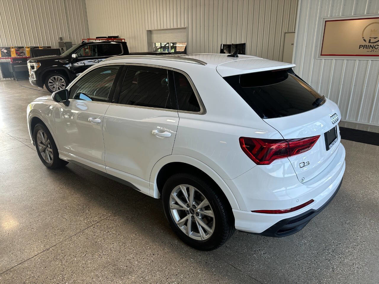 Used 2023 Audi Q3 2.0T Premium image 7