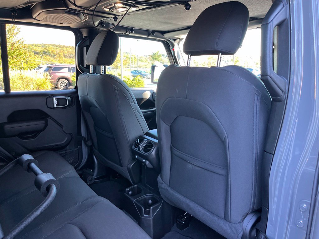Used 2023 Jeep Wrangler Unlimited Sport AWD/4WD image 25
