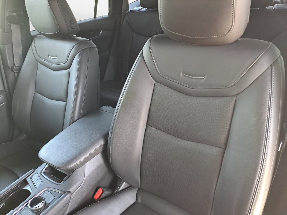 Certified 2024 Cadillac XT6 Premium Luxury w/ Technology Package FWD image 11