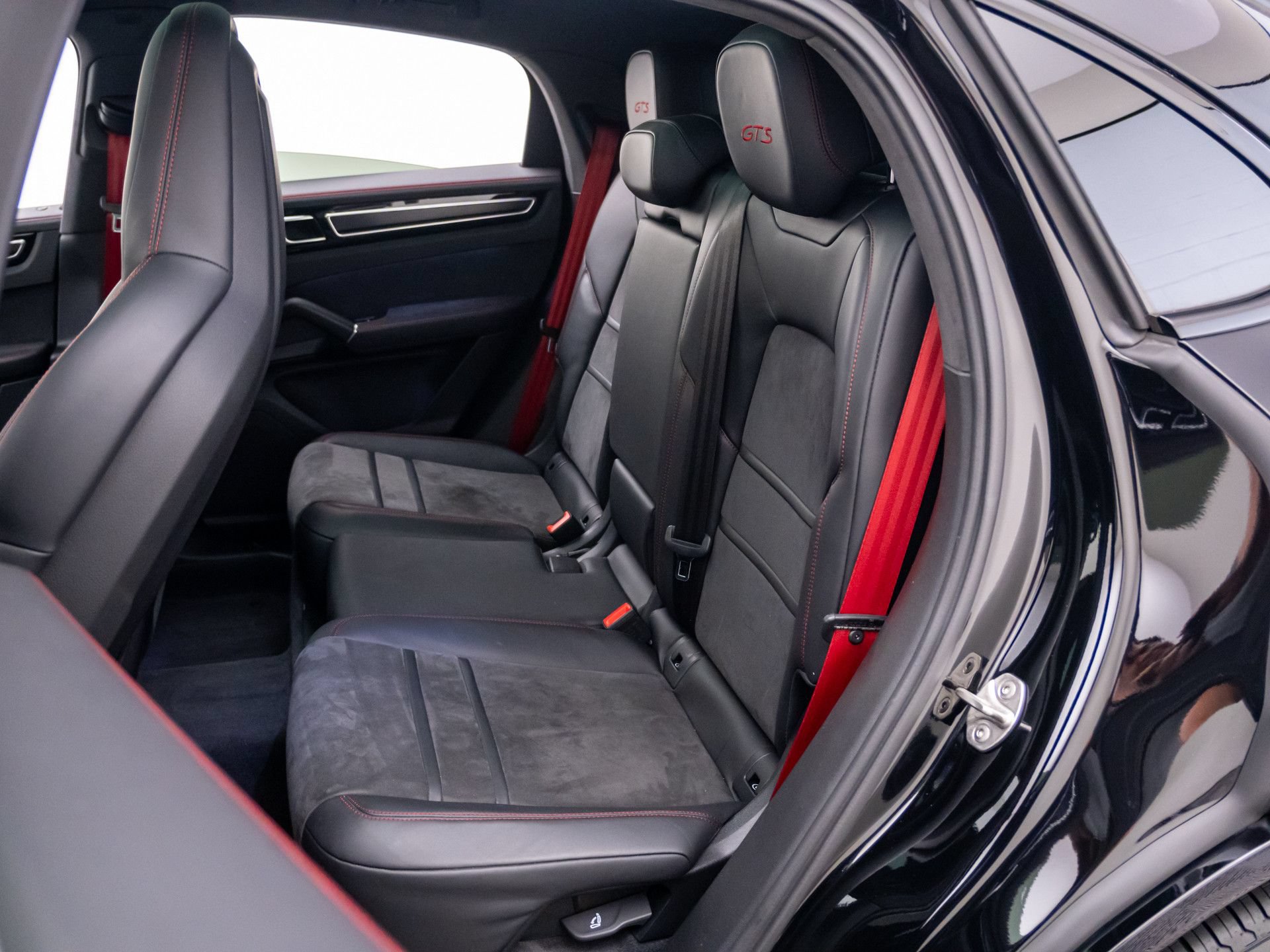 Certified 2023 Porsche Cayenne GTS AWD/4WD image 17