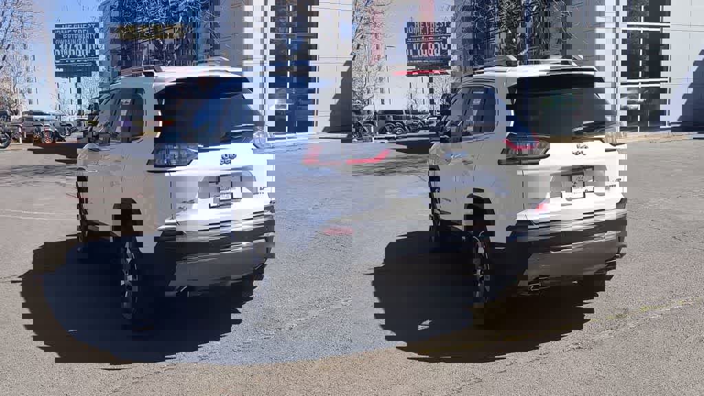 Used 2019 Jeep Cherokee Limited image 7