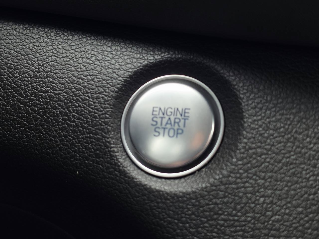 Used 2019 Hyundai Santa Fe SEL AWD/4WD image 32