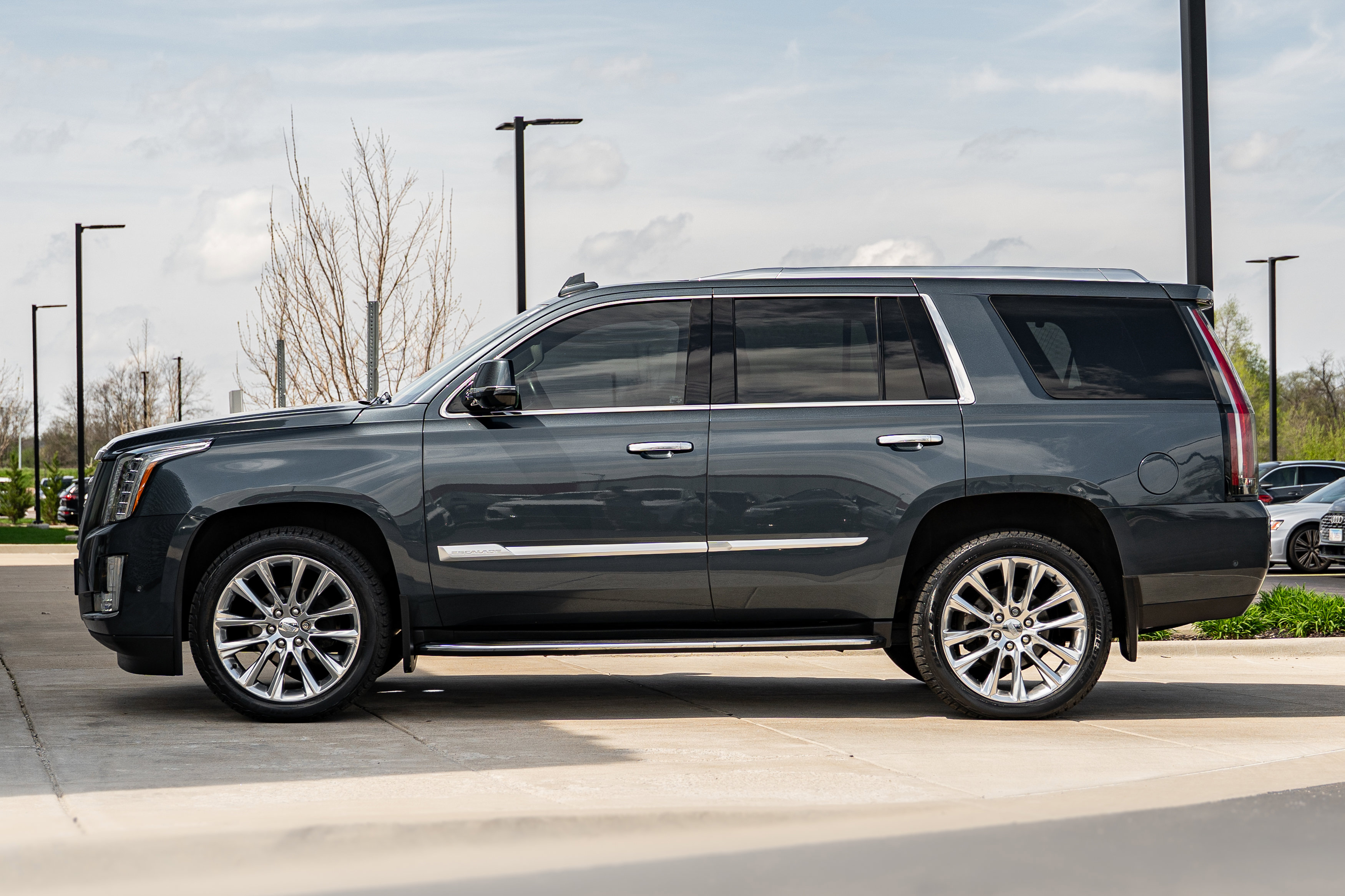 Used 2020 Cadillac Escalade Luxury AWD/4WD image 5