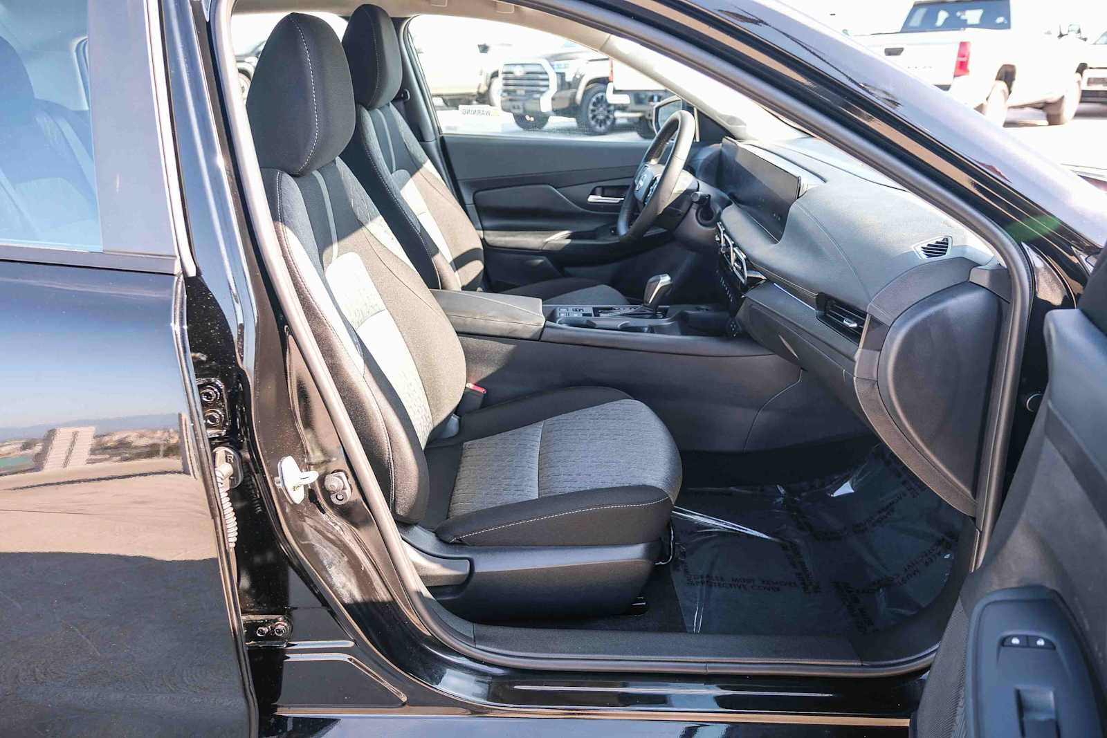 Used 2026 Nissan Sentra SV w/ SV Convenience Package FWD image 18