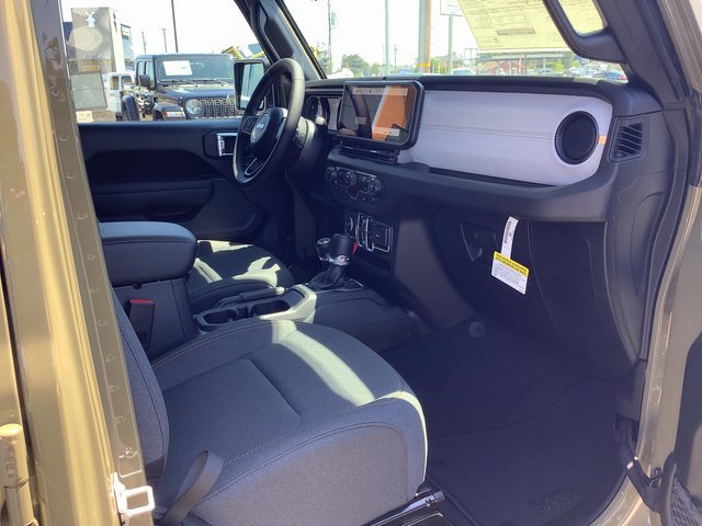 New 2025 Jeep Gladiator Sport AWD/4WD image 35