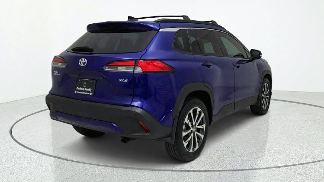 Used 2025 Toyota Corolla Cross XLE w/ Convenience Package FWD image 5