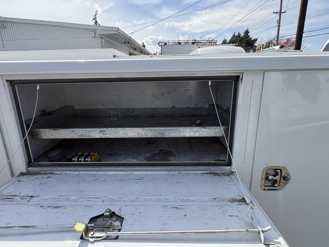 Used 2009 Chevrolet Silverado 3500 W/T image 16