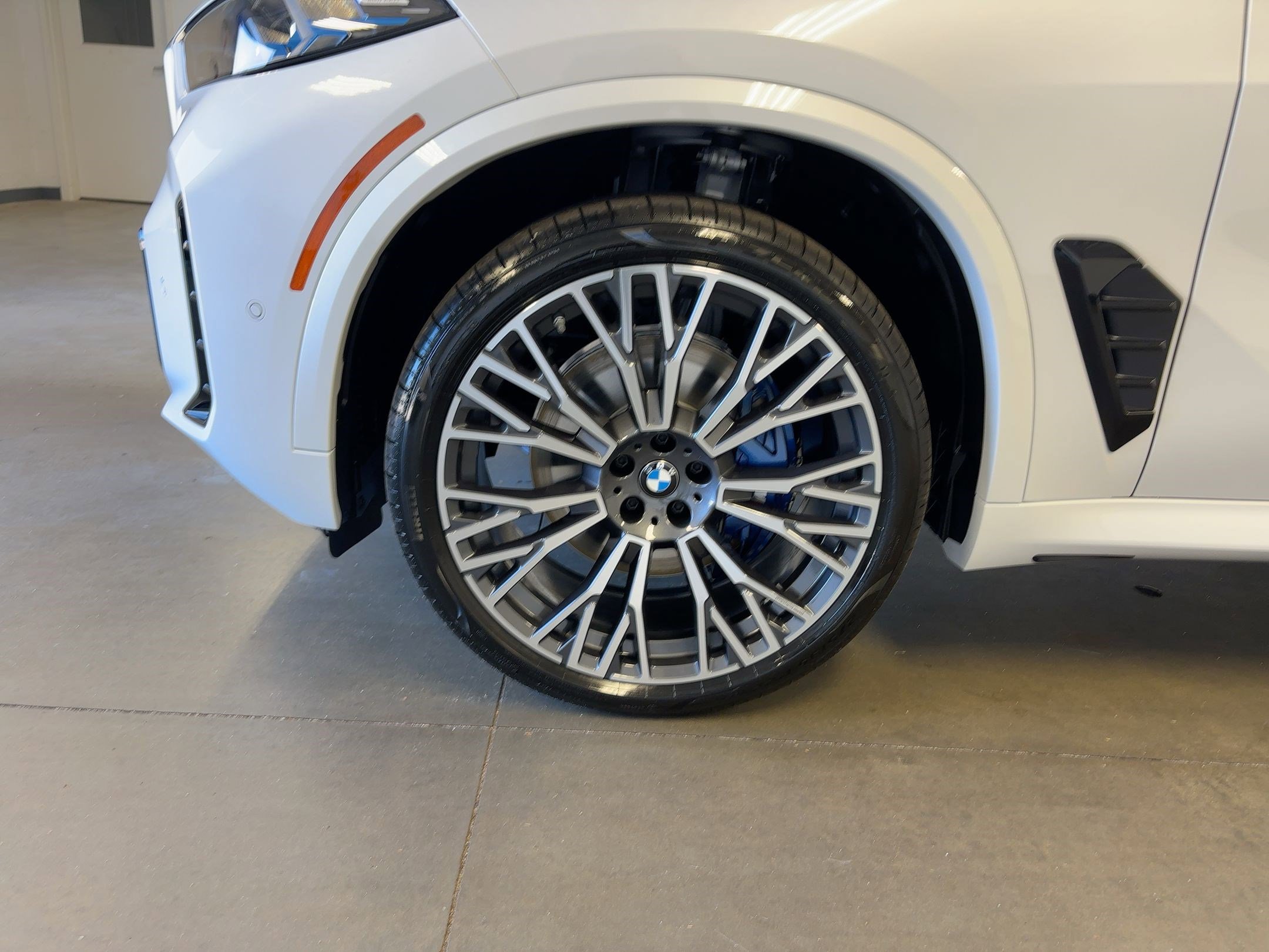 New 2026 BMW X5 sDrive40i w/ M Sport Package image 11