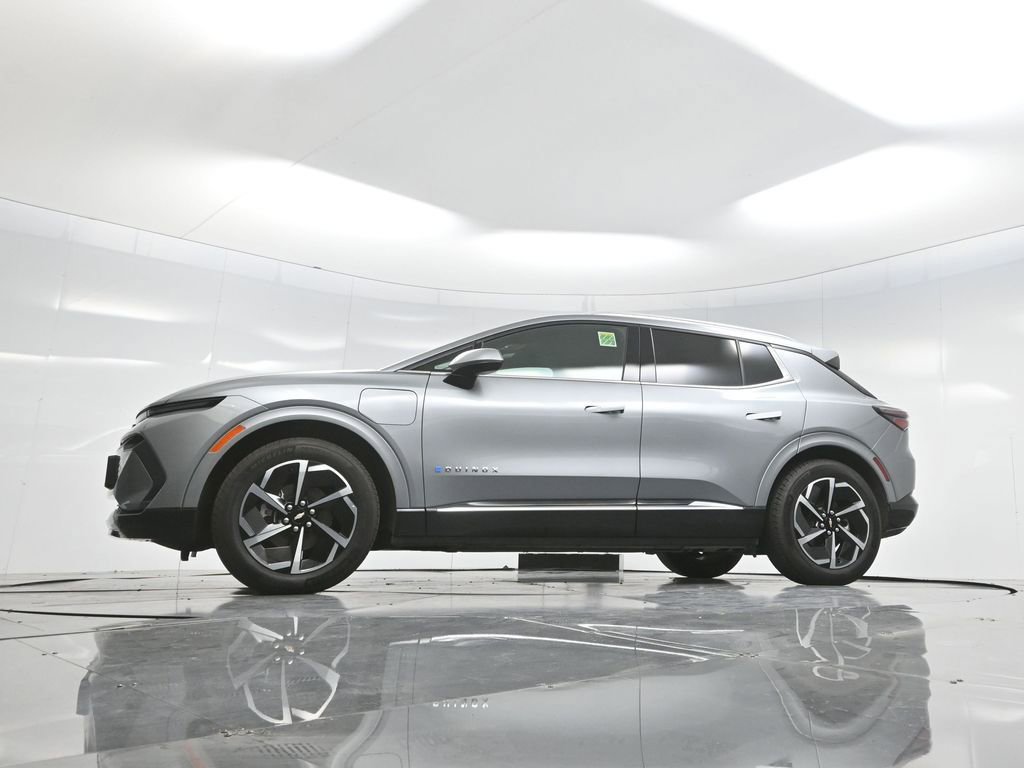 Used 2025 Chevrolet Equinox EV LT w/ Convenience Package image 7