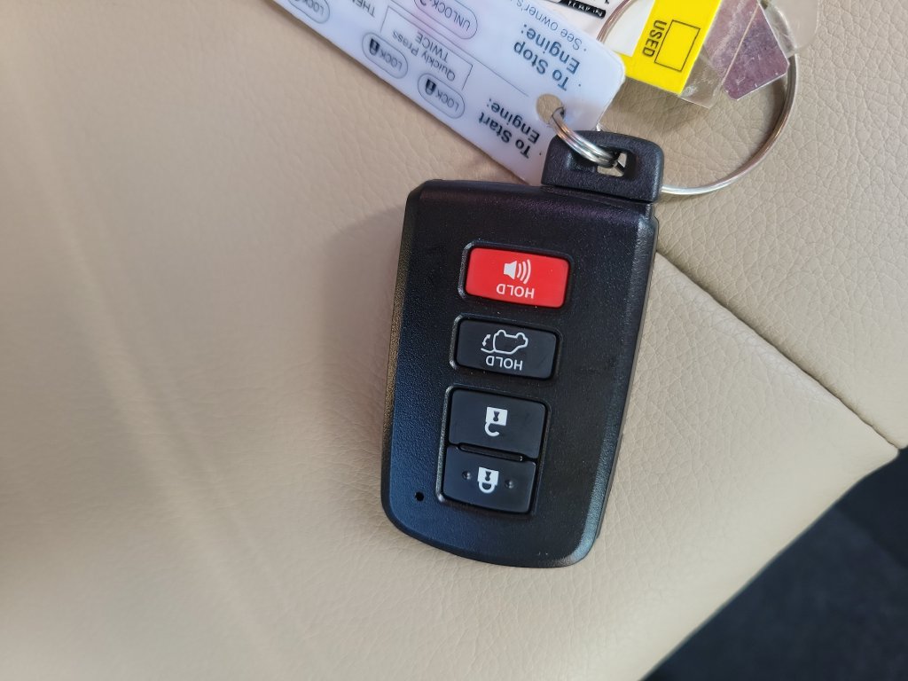Used 2015 Toyota RAV4 Limited w/ Technology Package FWD image 34