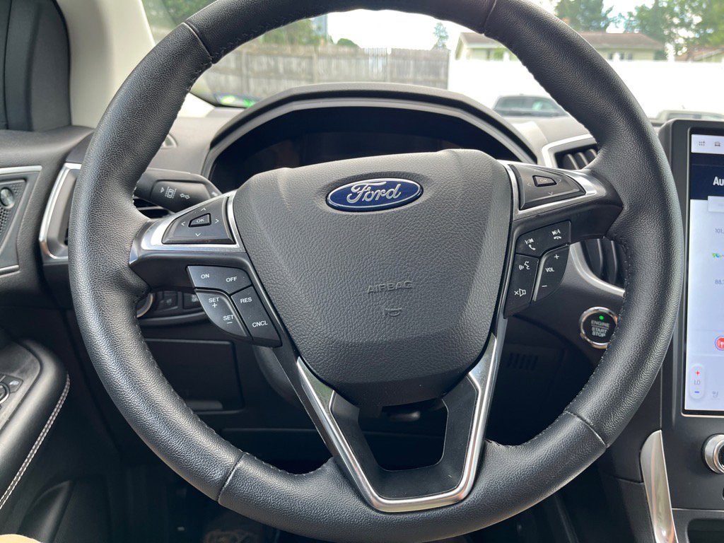 Used 2024 Ford Edge Titanium image 24