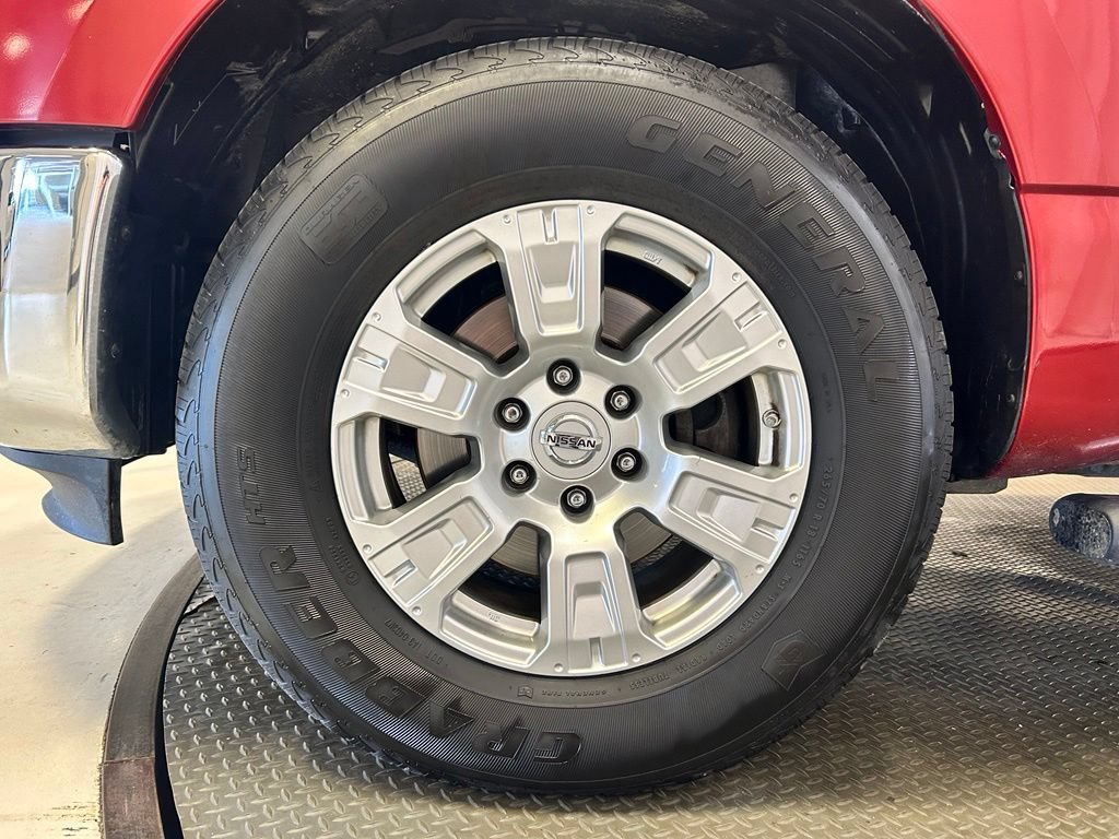 Used 2018 Nissan Titan SV AWD/4WD image 27