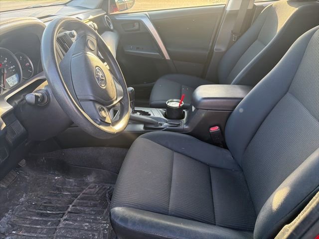 Used 2016 Toyota RAV4 LE FWD image 3