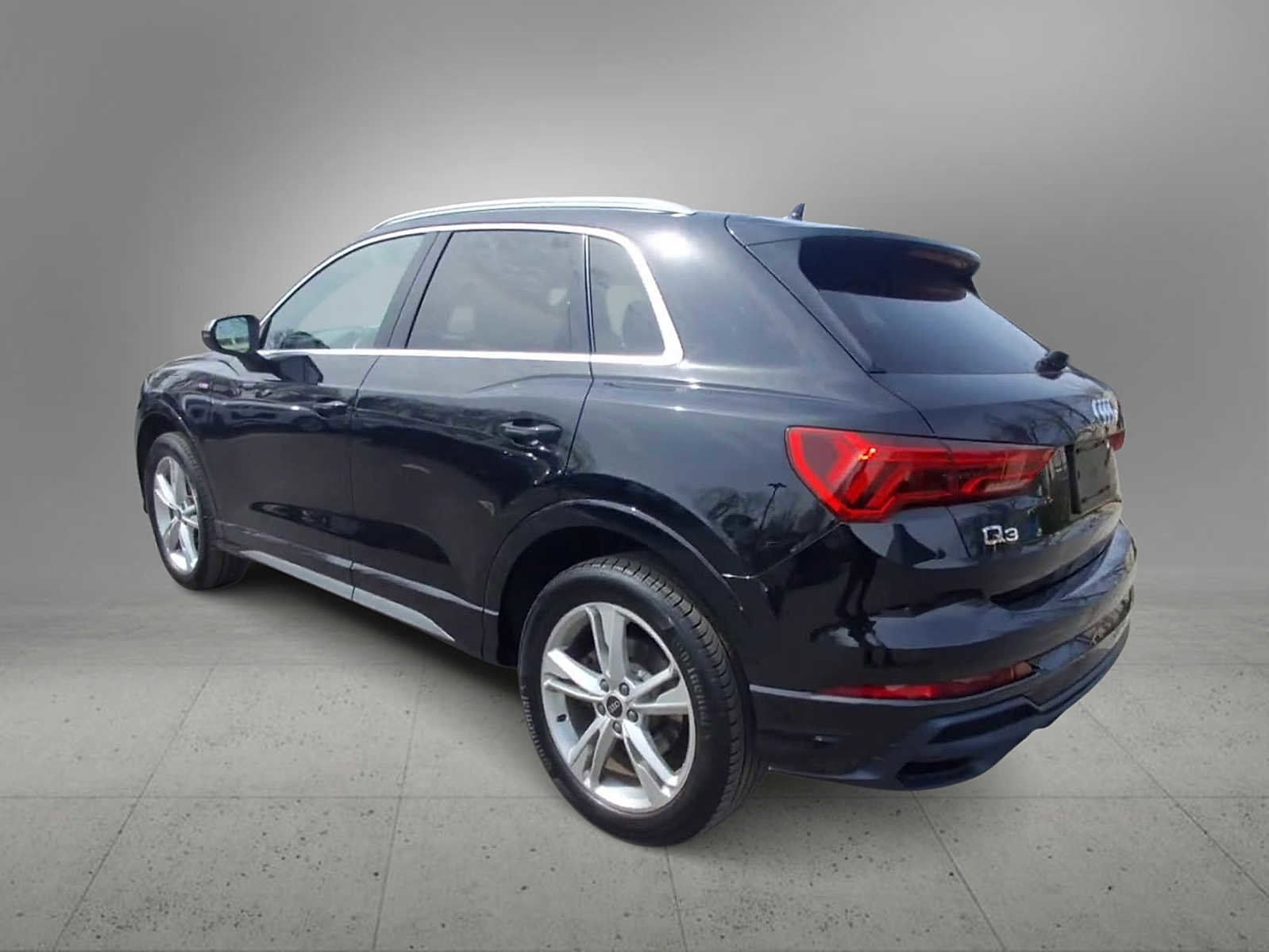 Used 2021 Audi Q3 2.0T Premium Plus w/ Premium Plus Package image 6