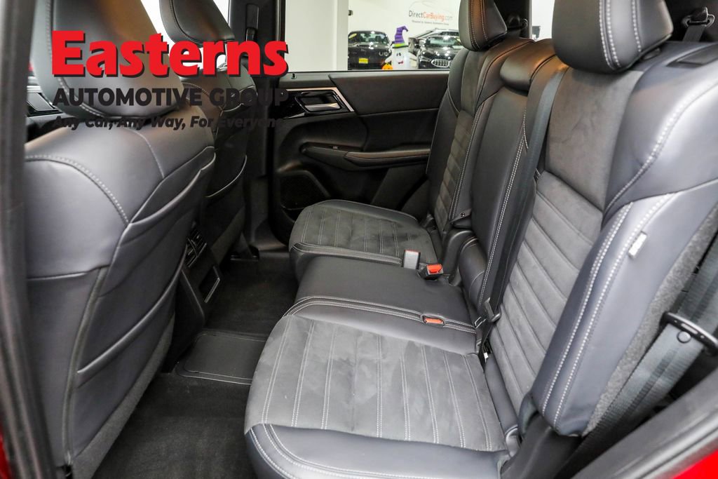 Used 2023 Mitsubishi Outlander SE image 20