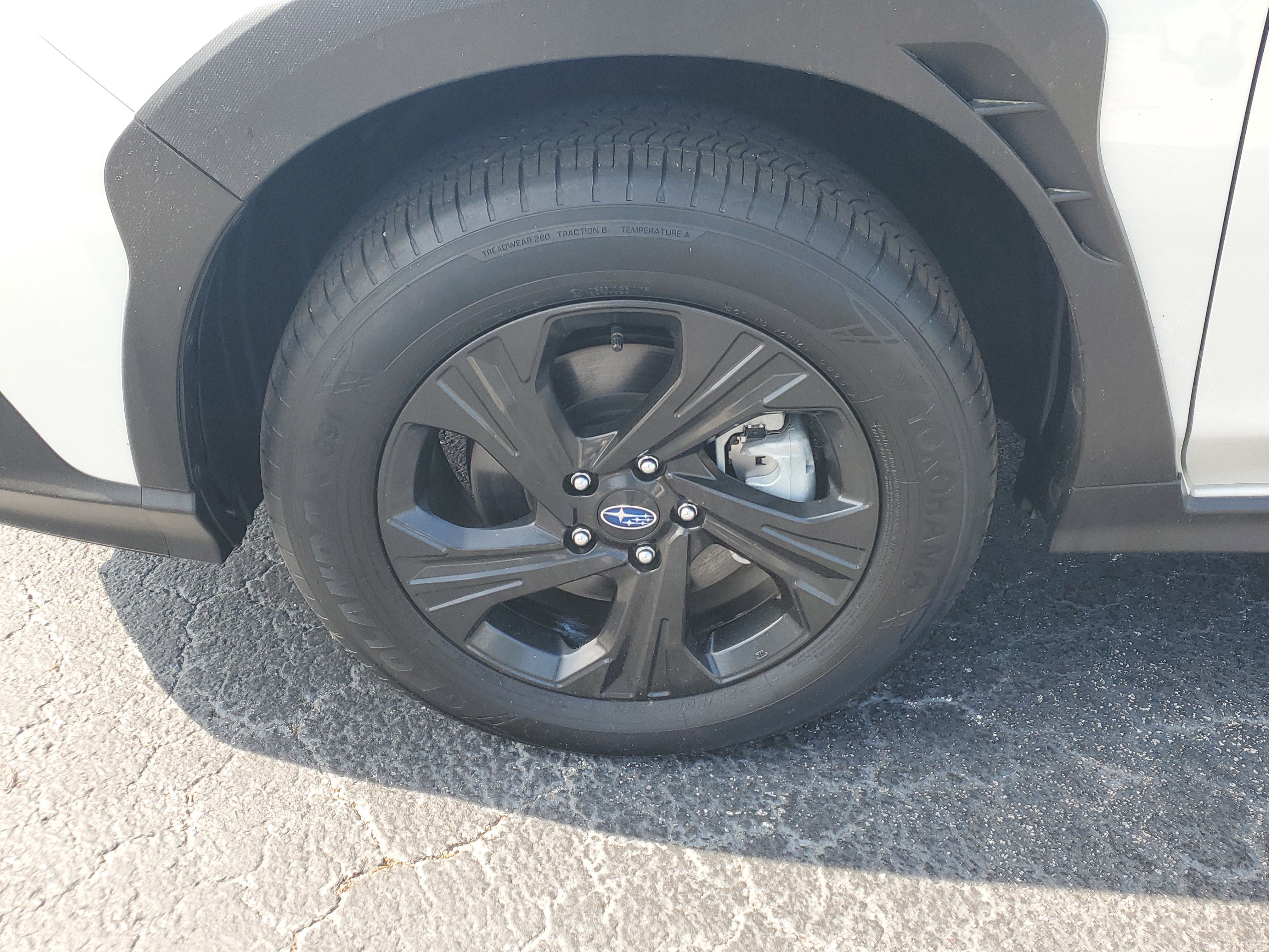 Used 2025 Subaru Crosstrek 2.0i image 4