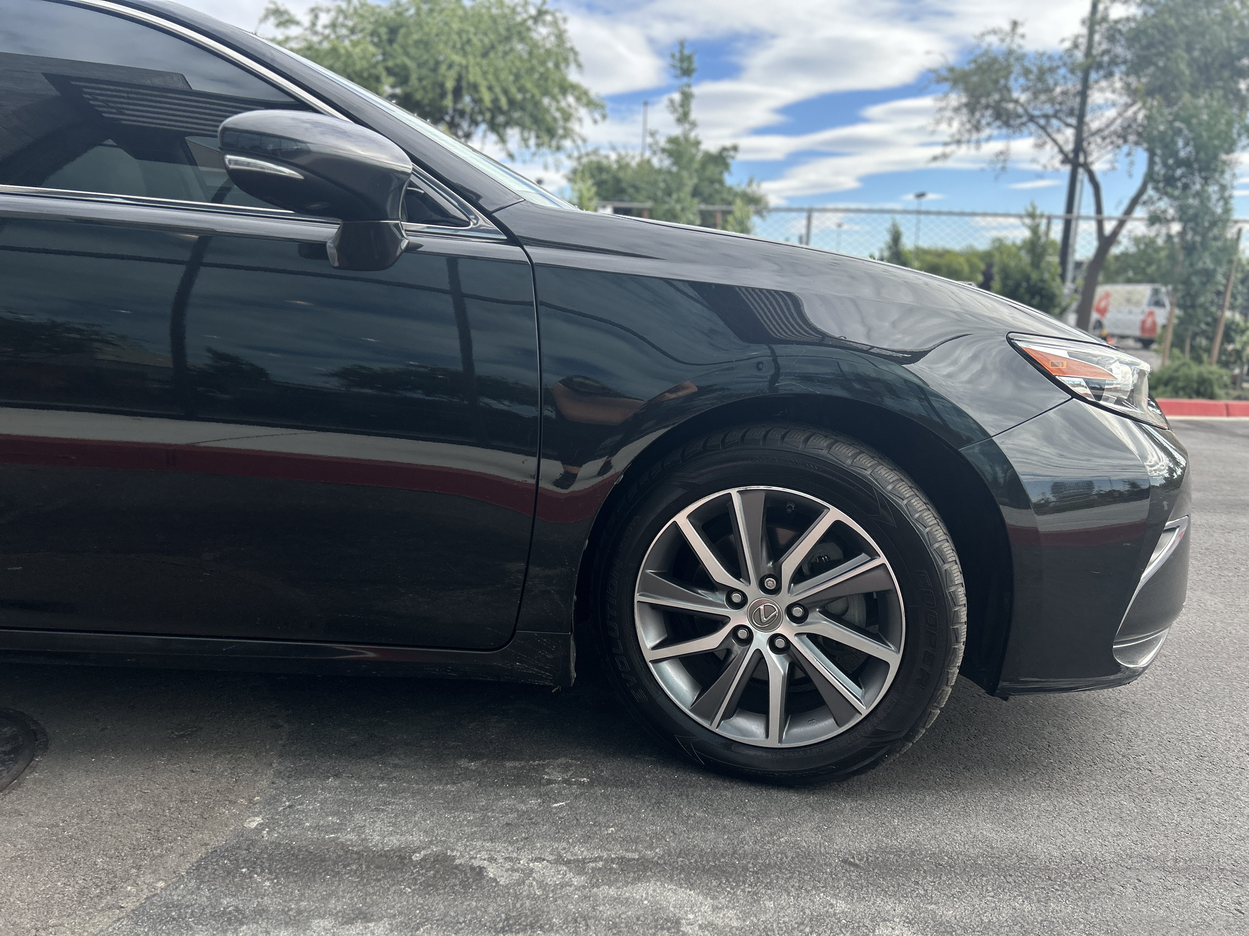 Used 2017 Lexus ES 300h w/ Navigation System Package FWD image 18