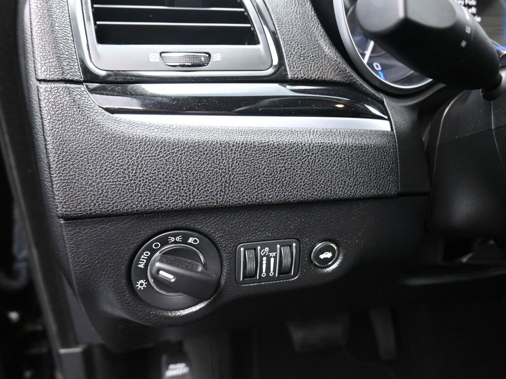 Used 2023 Chrysler 300 Touring image 12