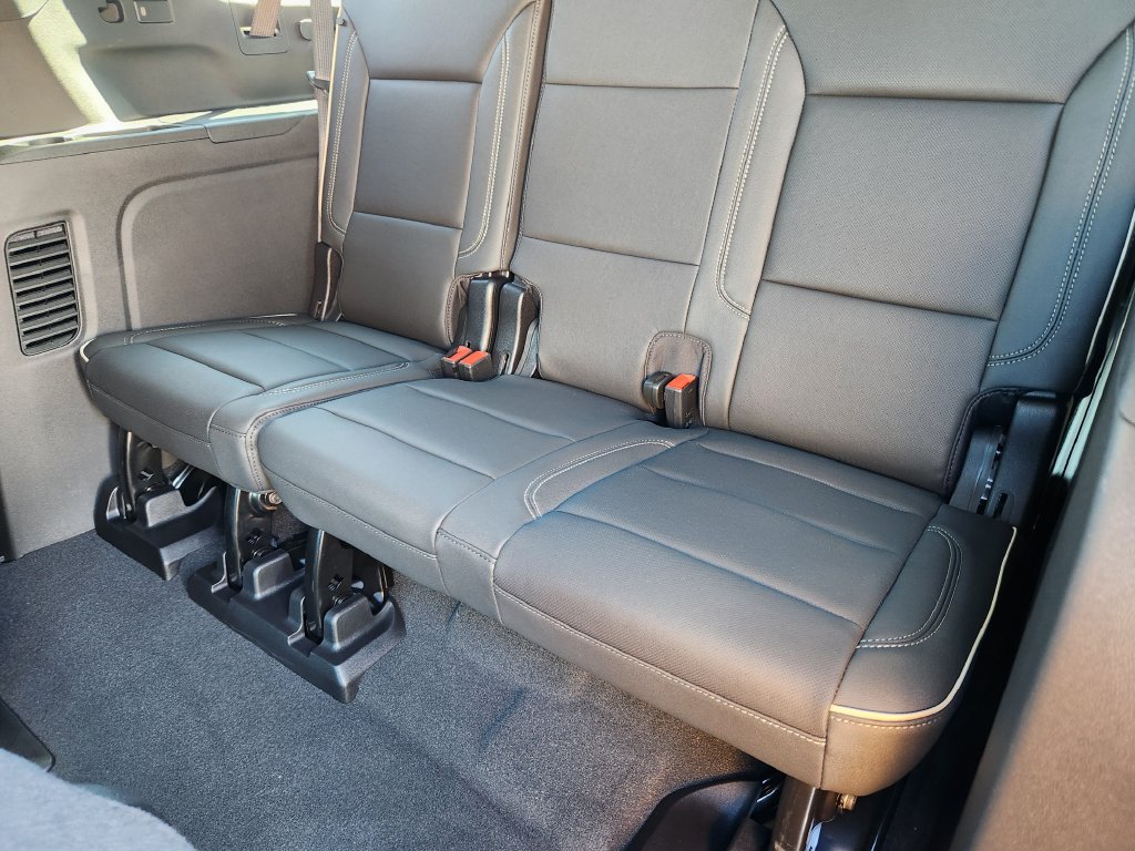 New 2026 Chevrolet Suburban Premier w/ Sun And Tow Package AWD/4WD image 11