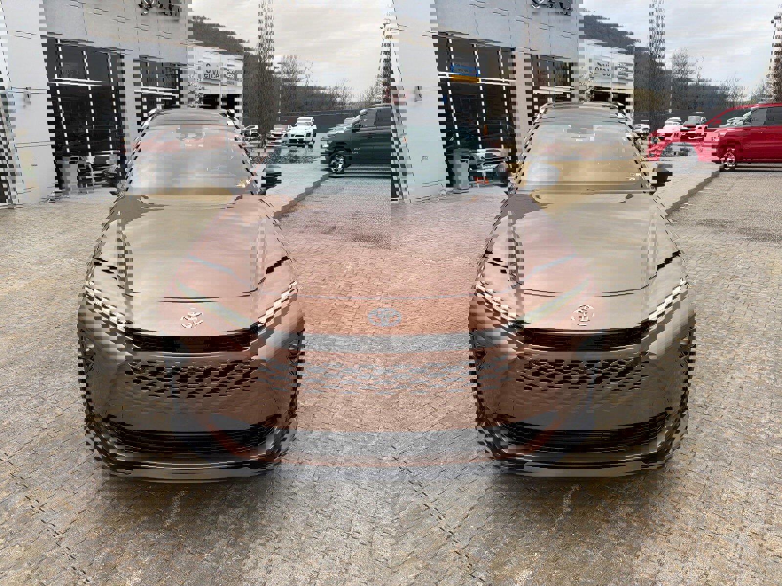 Used 2025 Toyota Crown Signia w/ Advanced Technology Package image 3