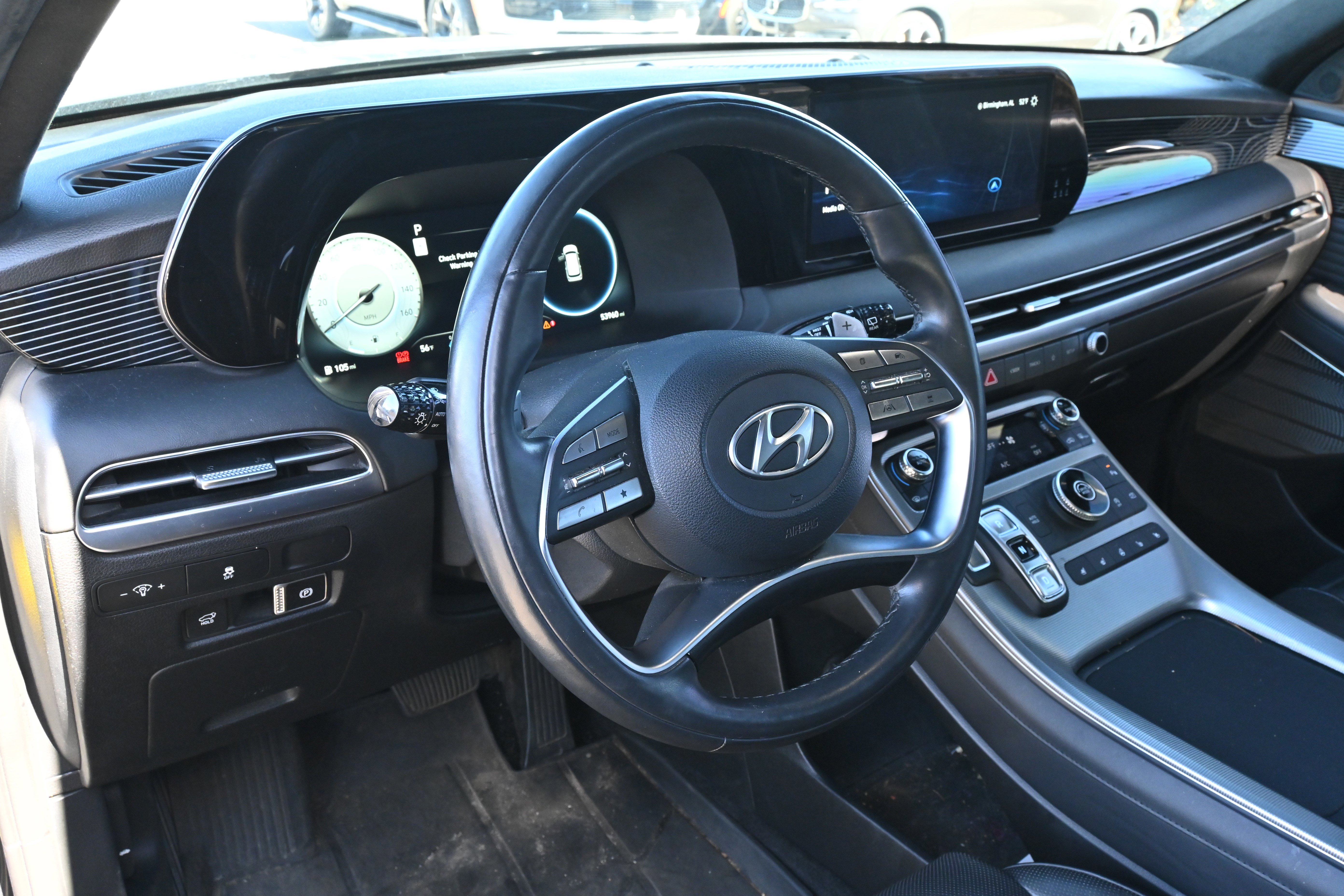 Used 2023 Hyundai Palisade Calligraphy FWD image 2