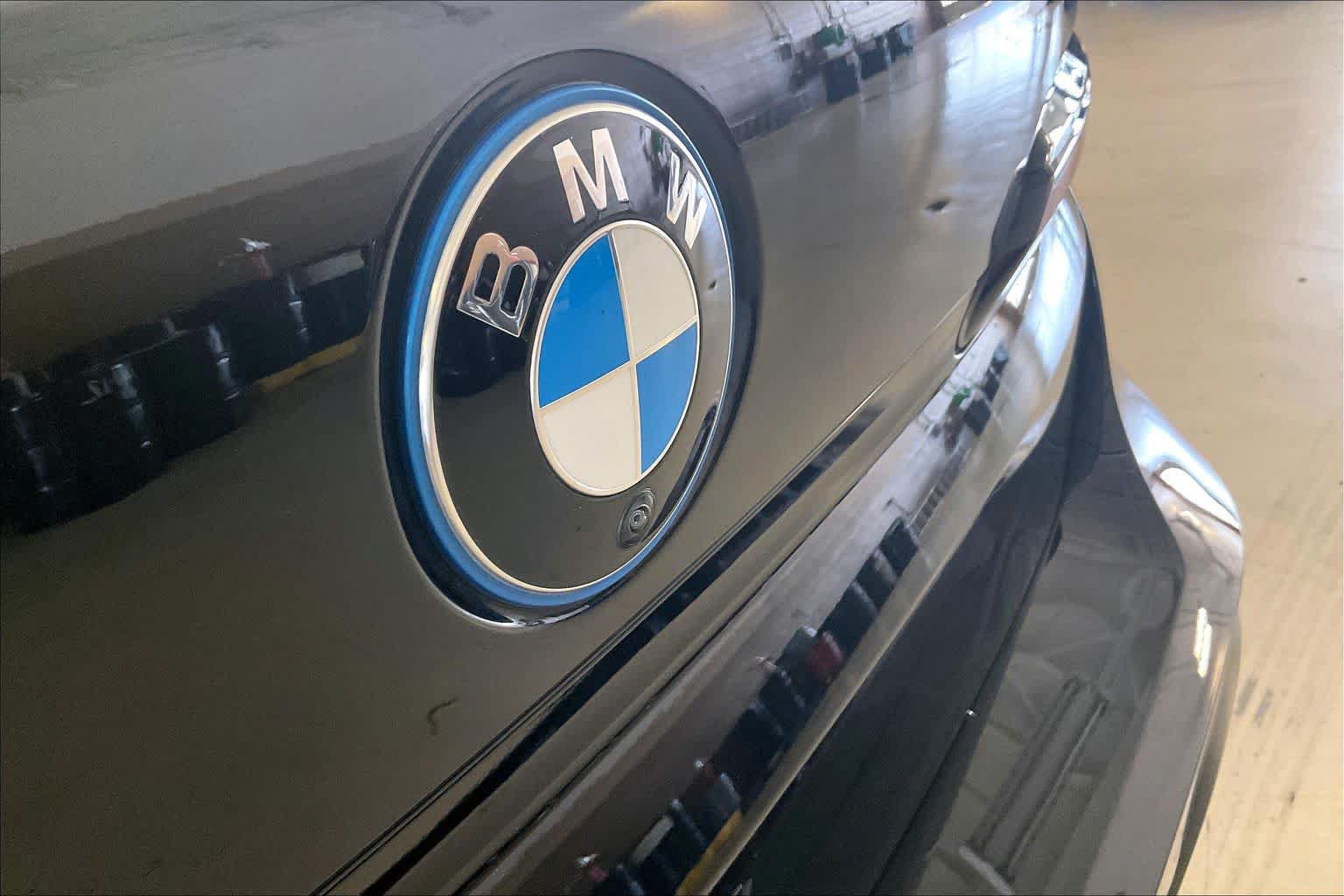Used 2024 BMW i7 xDrive60 w/ Executive Package AWD/4WD image 28